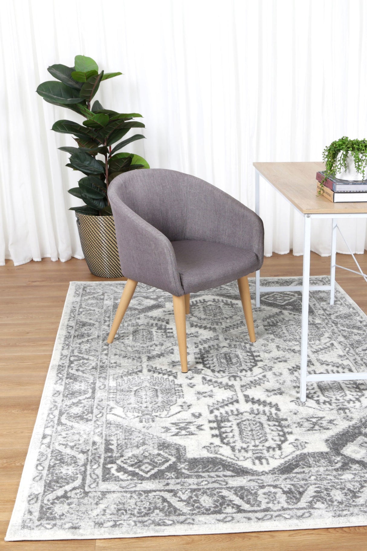 Ligures  White Grey Traditional Rug