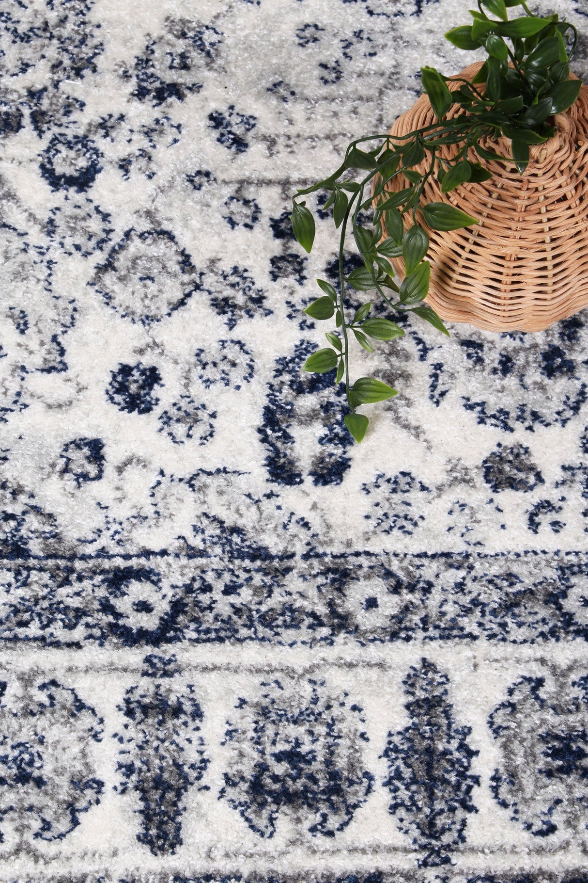 Ligures  Navy Cream Traditional Rug