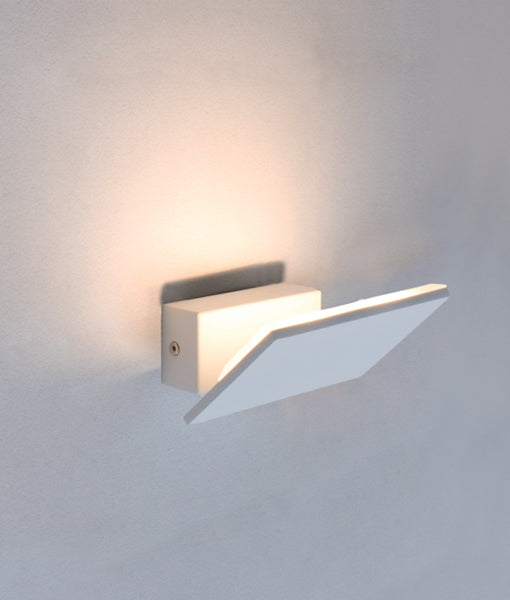 RIO: LED Interior Matte White Rectangular Up Light 90?? Adjustable Wall Light