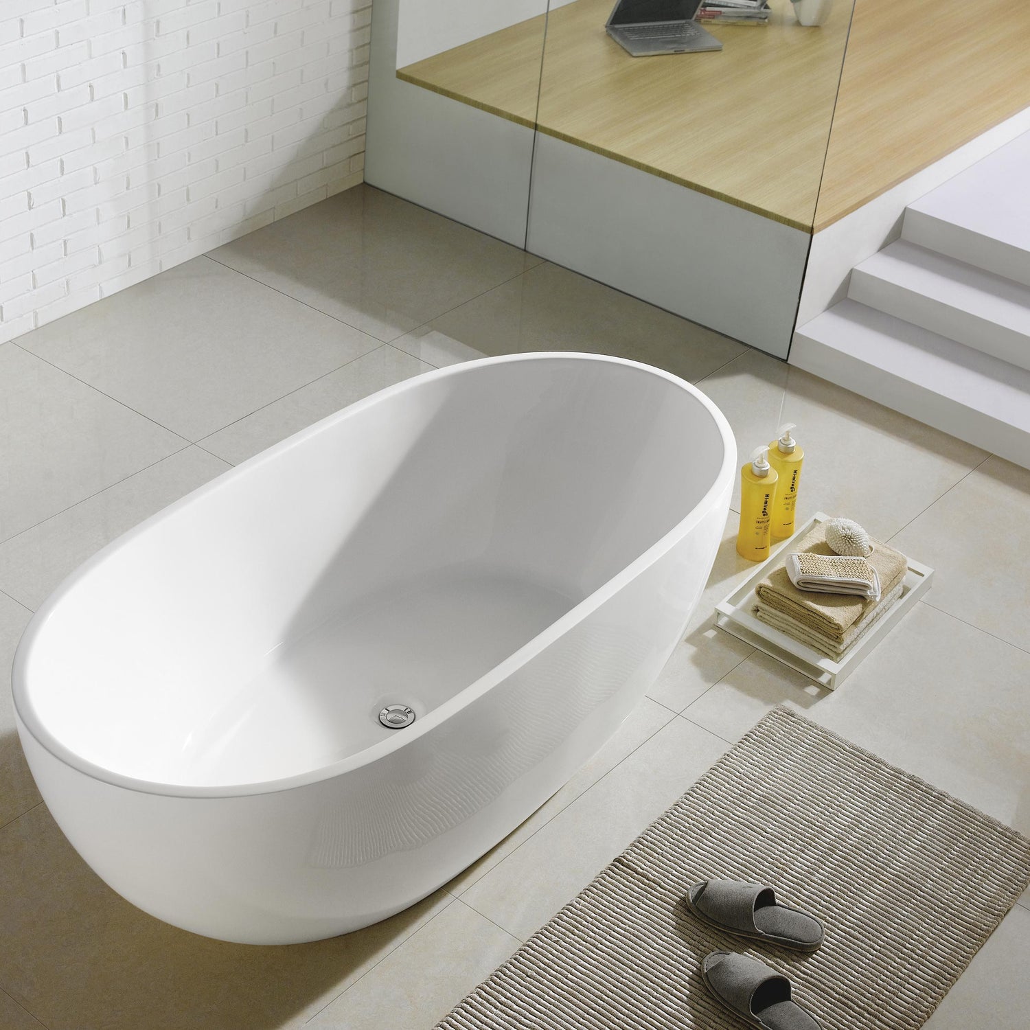olivia-free-standing-bathtub